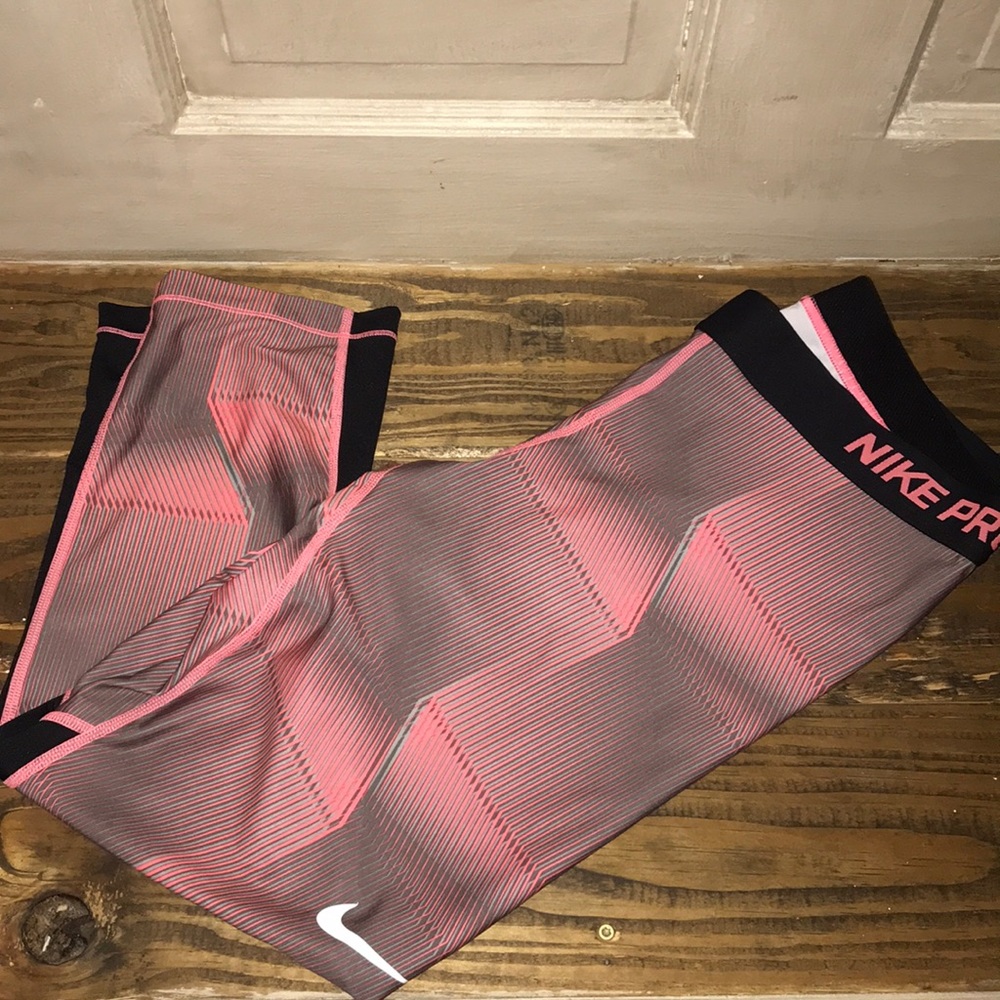 Ladies Nike Leggins Size XLarge